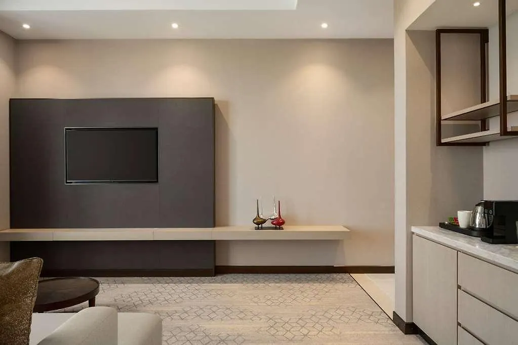 Ramada By Wyndham Riyadh King Fahd Road 5*,